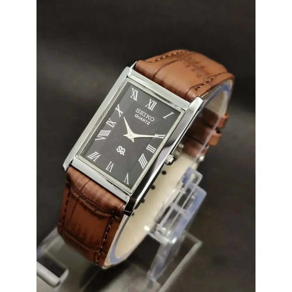 Vintage Style Seiko Quartz Mens Silver Watch & Black accents W/ Leather Strap